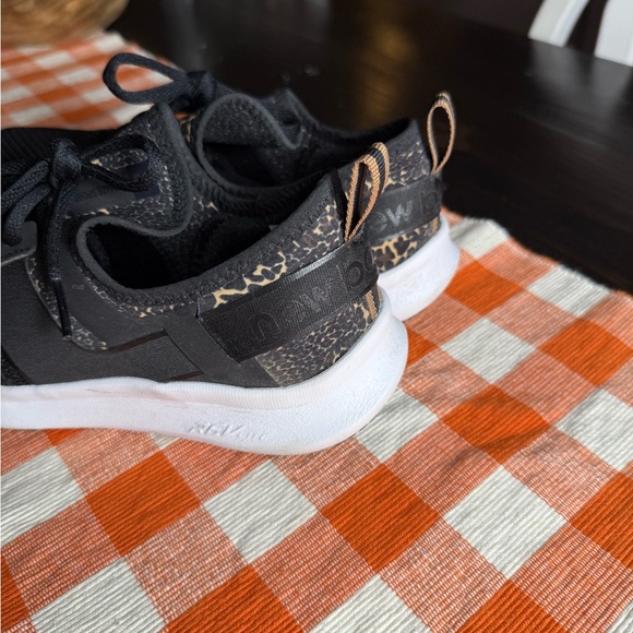 New Balance Black & Cheetah Print FuelCore Nergize Sport V1 Trainer Sneakers - Picture 3 of 8